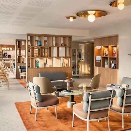 Okko Aéroport Hotel 4*